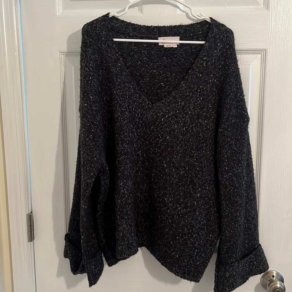 Medium oversized Anthropology sweater in a grey white knit